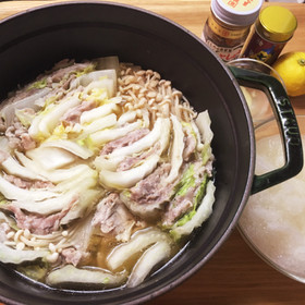 Chinese cabbage and pork mille-feuille hotpot
