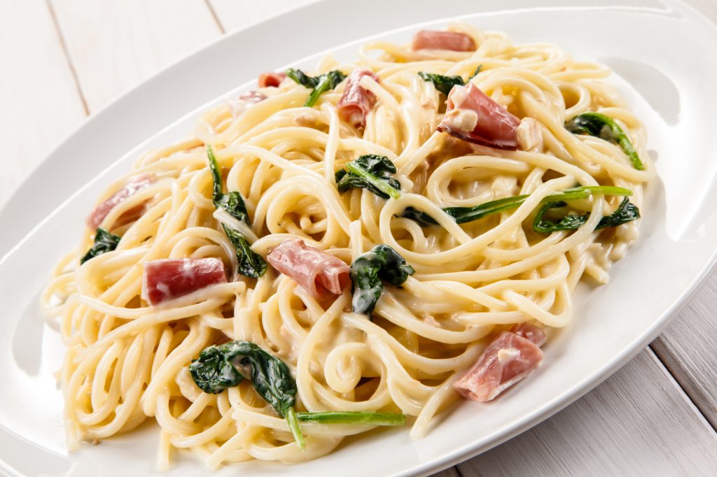 Frozen ham can also be used as pasta ◎Cream pasta with spinach