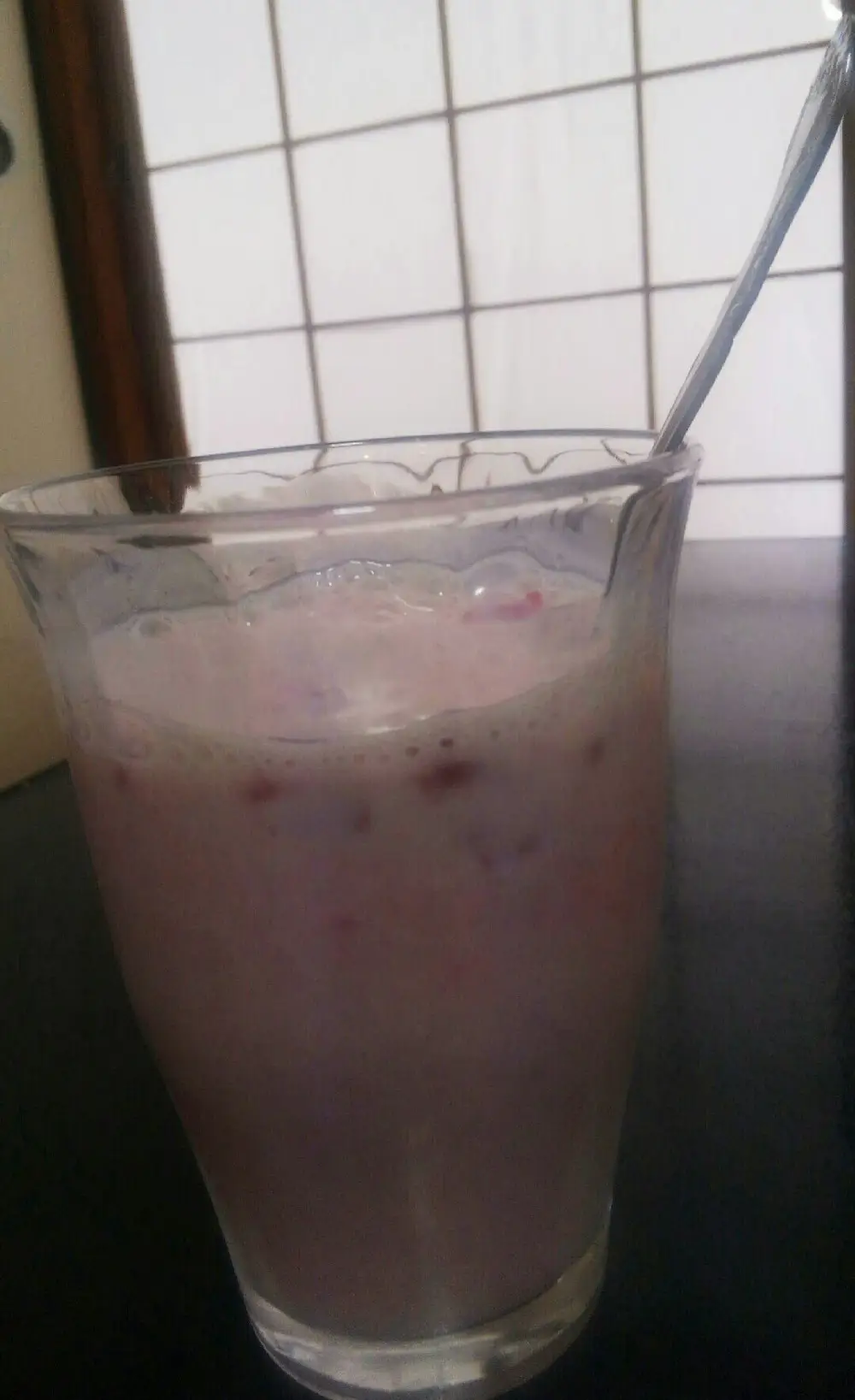 Save time with frozen strawberries! Tsubu Tsubu Strawberry Shake