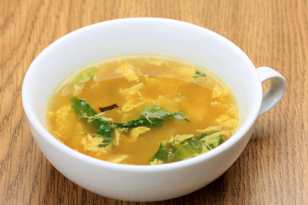 冷凍レタスの中華風スープ