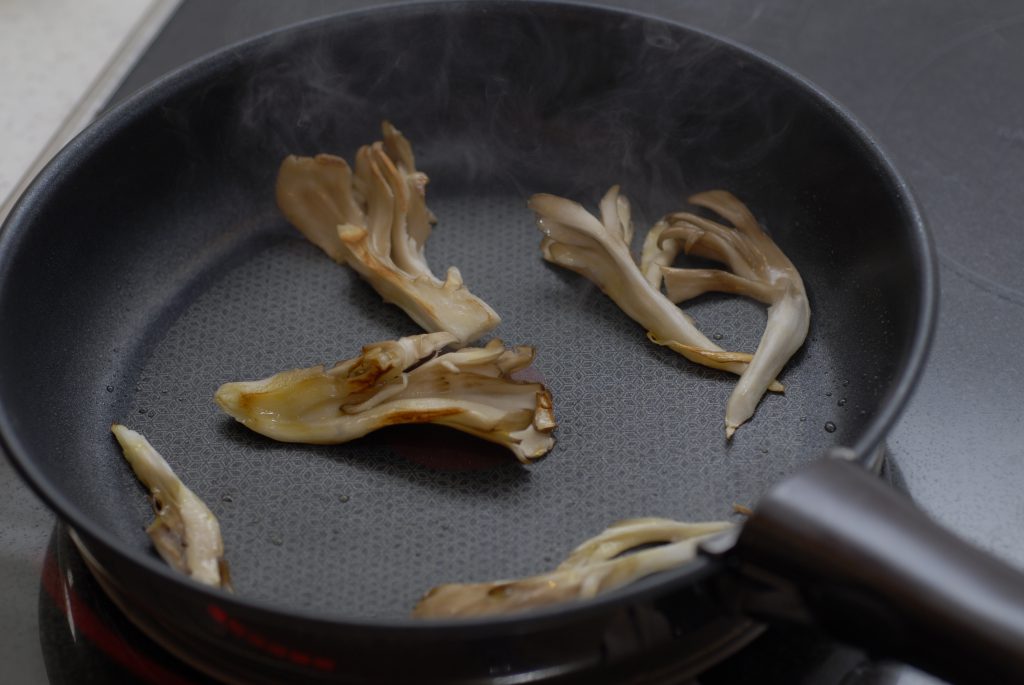 Cooking and preserving maitake mushrooms