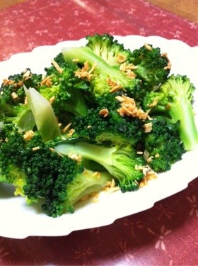 Easy broccoli with garlic oil