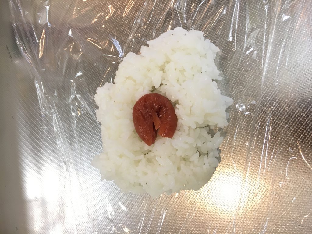 How to freeze rice balls