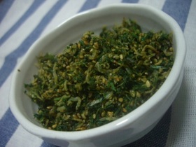 Sprinkle with parsley and chirimenjako