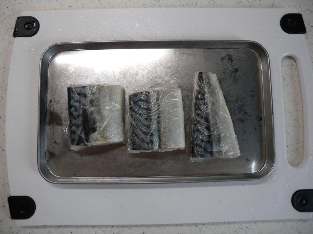 How to defrost mackerel
