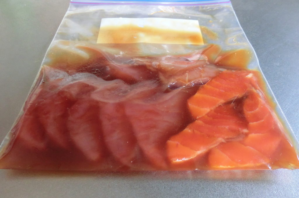 Preserve sashimi in pickled sauce
