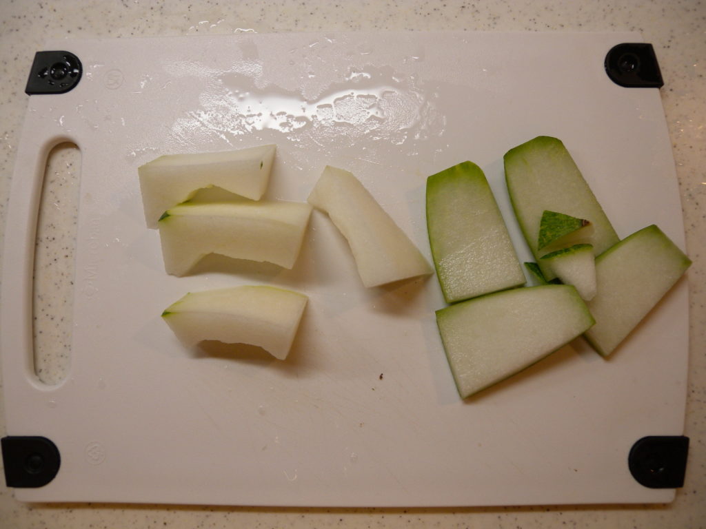 Cut winter melon for freezing