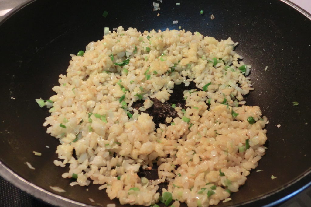 How to make delicious fried rice with frozen rice