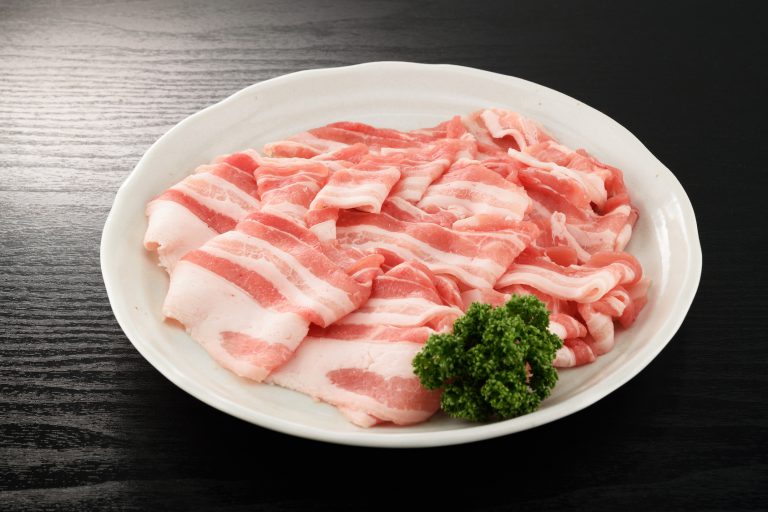 【写真付きで解説！】豚肉の冷凍保存方法と賞味期限、レシピ5選！
