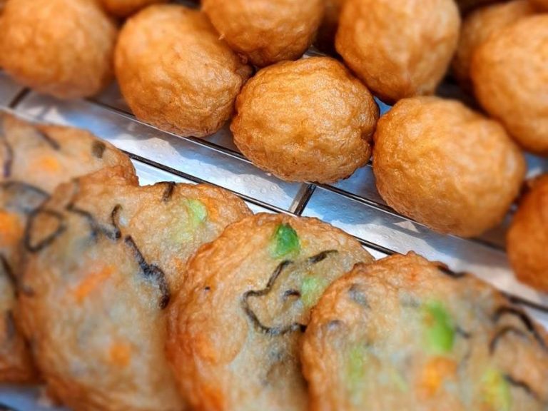 老舗水産加工・丸一土井水産の弾力あるかまぼこの食感を冷凍で再現。製造量は2倍以上に。流通現…